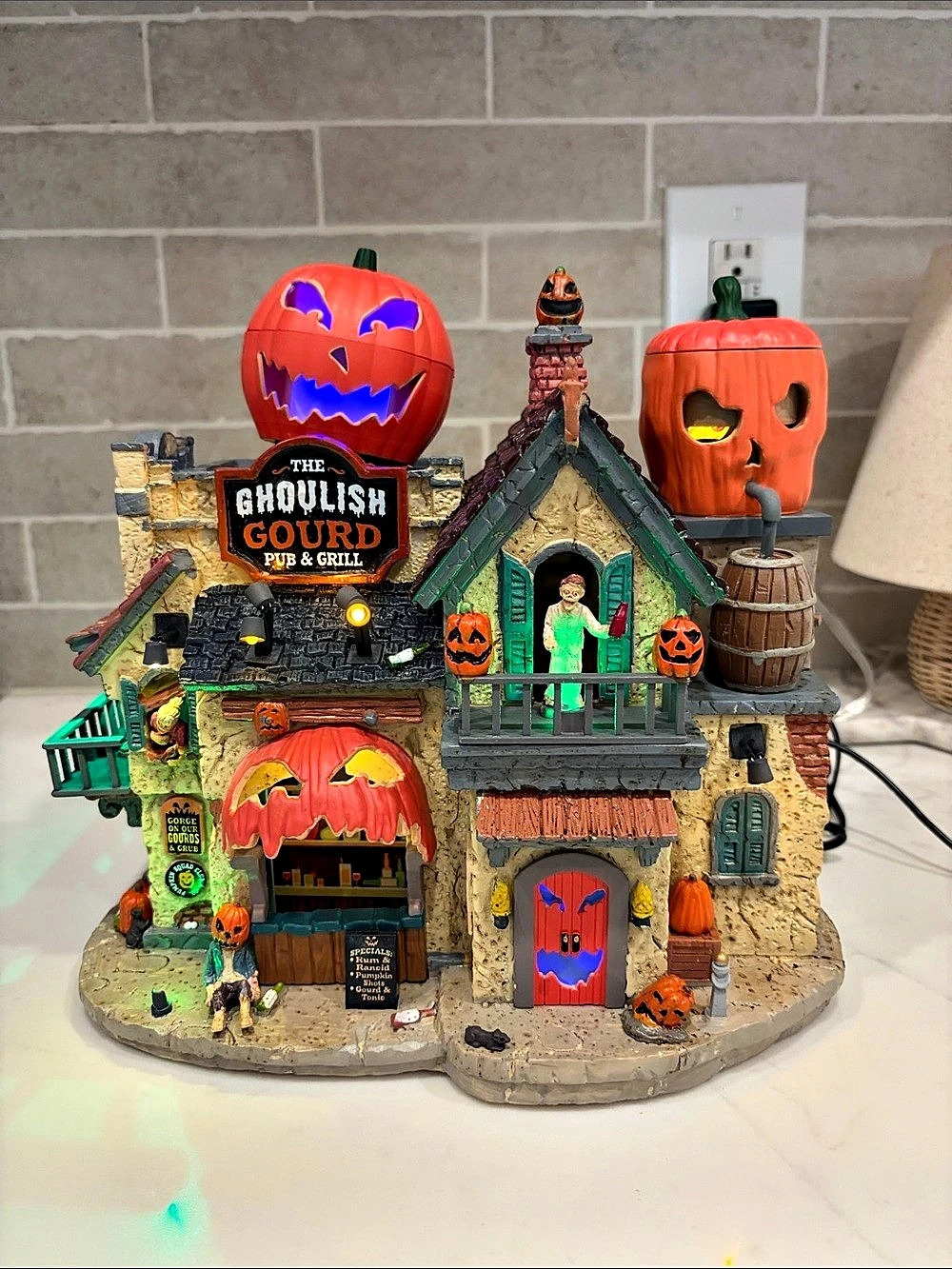Lemax The Ghoulish Gourd Pub & Grill Halloween Building *see note*